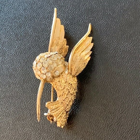 Jewelry - Vintage Hummingbird Bird Stones Gold Colored Pin